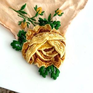 Beautiful Vintage Flower Hankie!
